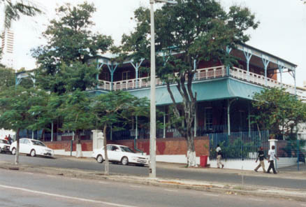 E103 - Centro Franco Mocambique
